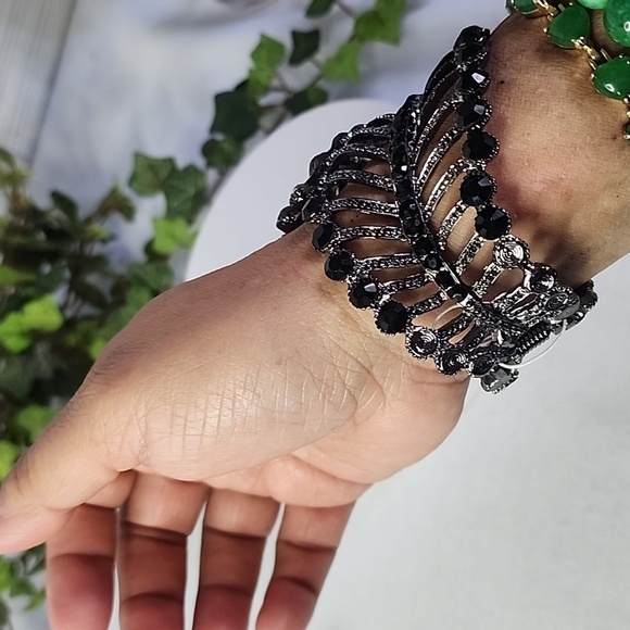 Statement Gunmetal with Crystals Wrap Feather Clamper Hinge Bracelet - Picture 8 of 10